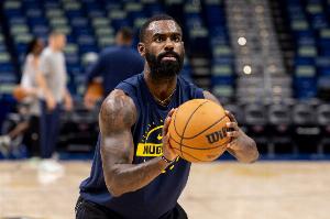 狀態(tài)回暖！小哈達威第三節(jié)2中2拿到5分1籃板