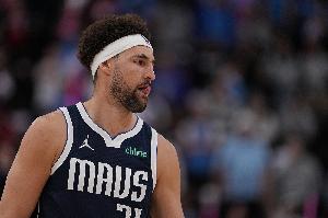 太難了！弗拉格球沒給好 克萊超遠(yuǎn)絕平三分不中