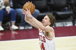 奮力反擊！布澤利斯三分命中 公牛打出10-0反超奇才