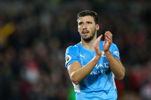 迪亞斯：進(jìn)攻方推搡門將合理嗎？如果是規(guī)則那得允許我們也這么做