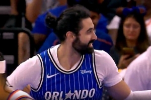 這配合+扣籃似曾相識呢？布萊克借掩護突破助飛比塔澤雙手炸扣！