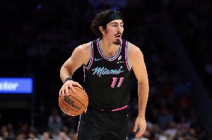 酷酷就是得分！哈克斯12中10高效砍下22分2板7助