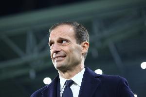 布馮：孔蒂保守阿萊格里更勇敢，囧叔在帥位不保時(shí)也敢排出4前鋒