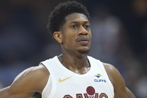 打得不錯！亨特三分7中4&罰球4中3得17分4板4助1斷 正負值+4