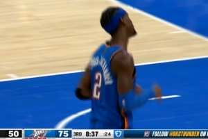 你還挺搞笑！亞歷山大弧頂撅腚妙傳霍姆格倫暴扣得分