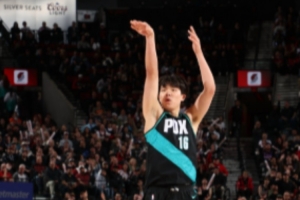 楊瀚森8+4+3+1帽！美球迷：很有創(chuàng)造力！再靈活點(diǎn)就更厲害了