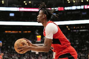 上頭了！普羅克特?zé)o球端推倒沃爾特 被吹進(jìn)攻犯規(guī)！