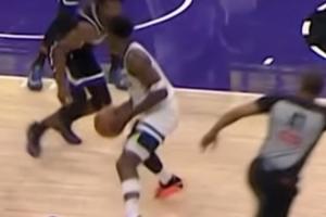 ??雙撤步之后還能再往前跳一步？愛德華茲這球走步了嗎？