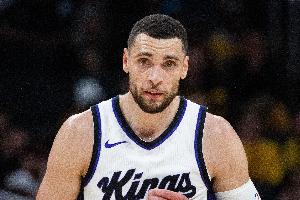 存在感不強(qiáng)！拉文半場(chǎng)5中2僅拿5分2板1斷