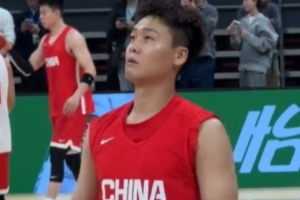 世預(yù)賽即將打響！看中國男籃隊長趙睿的投籃訓(xùn)練