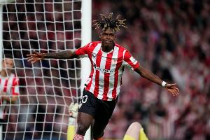 西甲官方：當(dāng)尼科倒地時，巴薩南看臺球迷齊聲高喊“踩他，踩他”