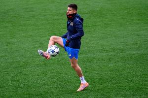 難練級(jí)！埃切維里無(wú)緣戰(zhàn)曼城+坐3場(chǎng)板凳，19歲外租3個(gè)月踢240分鐘