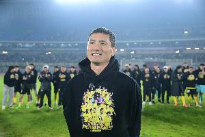 西海岸拆隊？邵佳一執(zhí)教國足、徐彬留洋、李昊與申花談判