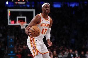 苦苦支撐！奧孔武半場(chǎng)替補(bǔ)9中6砍全隊(duì)最高15分 三分4中2