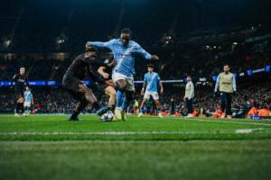 自食其果！曼城首發(fā)11人瓜帥派出10名替補，主場0-2尷尬落敗藥廠