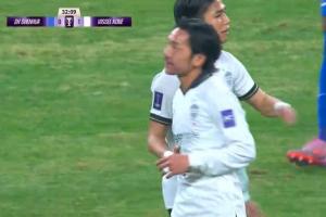 申花第30分鐘先丟一球，VAR核實不越位，申花0-1落后神戶