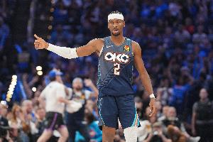 探囊取物！亞歷山大半場(chǎng)13中7砍19分4板4助 罰球4中4