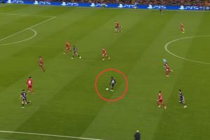 可怕的防守！毛羅·儒尼奧爾手術(shù)刀助攻，利物浦竟放任其長驅(qū)直入