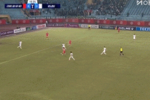 卡里烏斯附體！河內(nèi)門將大腳被林良銘擋進球門 國安客場1-0領先！