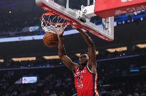 殘暴！JJJ上籃被米西高高躍起大帽扇飛 后者還怒吼+秀肌肉！