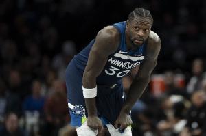 太鐵了！蘭德爾13投僅2中拿到10分籃板4助攻3搶斷