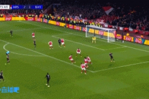 諾伊爾出擊送空門，馬丁內(nèi)利笑納！阿森納再入一球，3-1領(lǐng)先拜仁