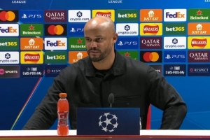 孔帕尼：阿森納的定位球無(wú)人能敵，沒(méi)人想在11月就被稱為歐洲最強(qiáng)