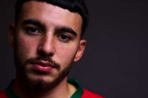 郵報：QPR球員為保護(hù)母親用石頭砸傷人顱骨，差點(diǎn)要坐牢