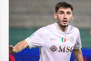 米體：那不勒斯中場吉爾莫可能需要進(jìn)行恥骨手術(shù)，預(yù)計將缺席45天