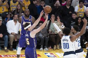 不再依賴老漢得分！東&里混合雙打進攻質(zhì)變 老詹迎生涯最輕松一季