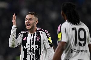 卡薩諾：尤文花了6000萬(wàn)歐買(mǎi)庫(kù)普梅納斯，他該踢中場(chǎng)而不是后衛(wèi)