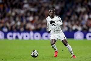 馬卡：門(mén)迪在上輪歐冠表現(xiàn)出色，若阿隆索踢5后衛(wèi)有望重返首發(fā)