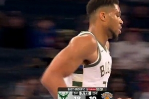 攻防壓制！字母哥長驅(qū)直入反擊得手 雄鹿轟出11-2打停尼克斯