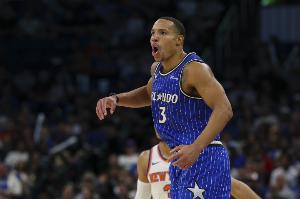 逐漸找回狀態(tài)！貝恩半場11投7中得21分2板2助1蓋帽