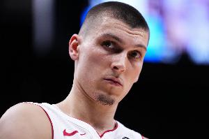 打得不太好！希羅17中6&三分11中6拿24分 正負(fù)值-18并列全隊最低