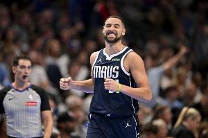 今夕是何年？克萊末節(jié)8中6爆砍17分拯救球隊！全場23分 正負(fù)值+15