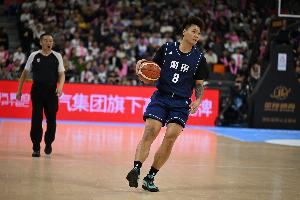 媒體人：CBA新賽季買腳名額被趙睿、郭艾倫、胡明軒和趙繼偉占據(jù)