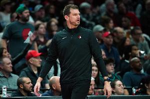 賽程太緊湊了！開拓者本周末才迎來常規(guī)賽開始以來的首次訓(xùn)練！