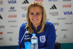 8球大勝！英女足主帥：比賽比預(yù)計(jì)輕松，中國女足留下的空當(dāng)過大