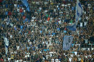 米體：上萬那不勒斯球迷將現(xiàn)場觀戰(zhàn)，本輪意甲羅馬警方安保壓力大