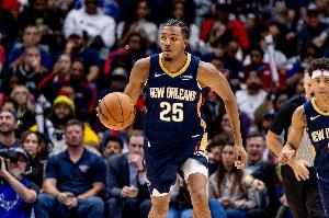 折損大將！鵜鶘今日對(duì)陣勇士 特雷·墨菲因右手肘酸痛缺席