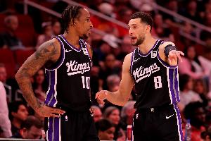 空砍兄弟！德羅贊17中9砍23分4助3斷 拉文17中8砍19分3板3助3斷