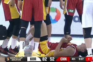 打最好的受傷了！程帥澎突破崴腳被隊(duì)友攙扶回替補(bǔ)席