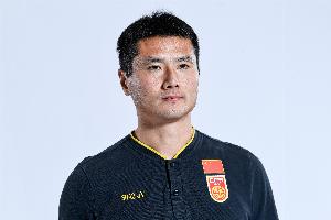 記者：國(guó)足學(xué)男籃聘請(qǐng)本土主帥，未來(lái)成績(jī)基本也是致敬中國(guó)男籃了