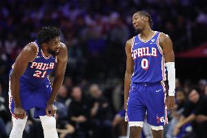 馬克西的表現(xiàn)是否讓你有緊迫感？大帝：他負擔很重 我知道那感覺