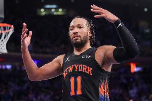 布倫森：奎克利表現(xiàn)得非常出色 我對(duì)他只有尊重 他是我的兄弟