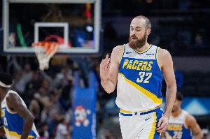 文班場均3.6封蓋&赫夫2.3封蓋！赫夫總蓋帽第1&出場時間少于文班