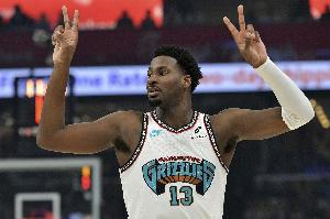 勢大力沉！小賈倫·杰克遜轉身暴扣 灰熊再度反超打停國王