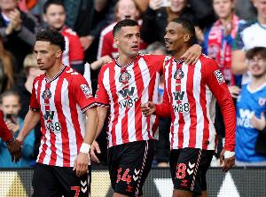 記者：入選非洲杯球員可留隊(duì)至15日，桑德蘭7將能在14日出戰(zhàn)紐卡