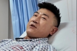 跟腱斷裂！呂曉明：手術(shù)后一個(gè)月要回到球場 我是一個(gè)不服輸?shù)娜? >
                                        </div>
                                    </div>
                                    <div   id=